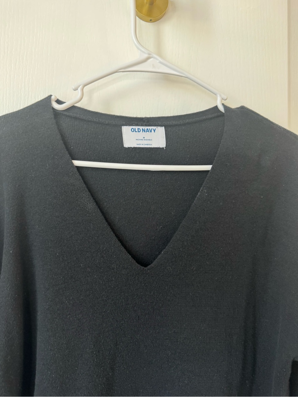 Old Navy Black V-Neck Knit Sweater